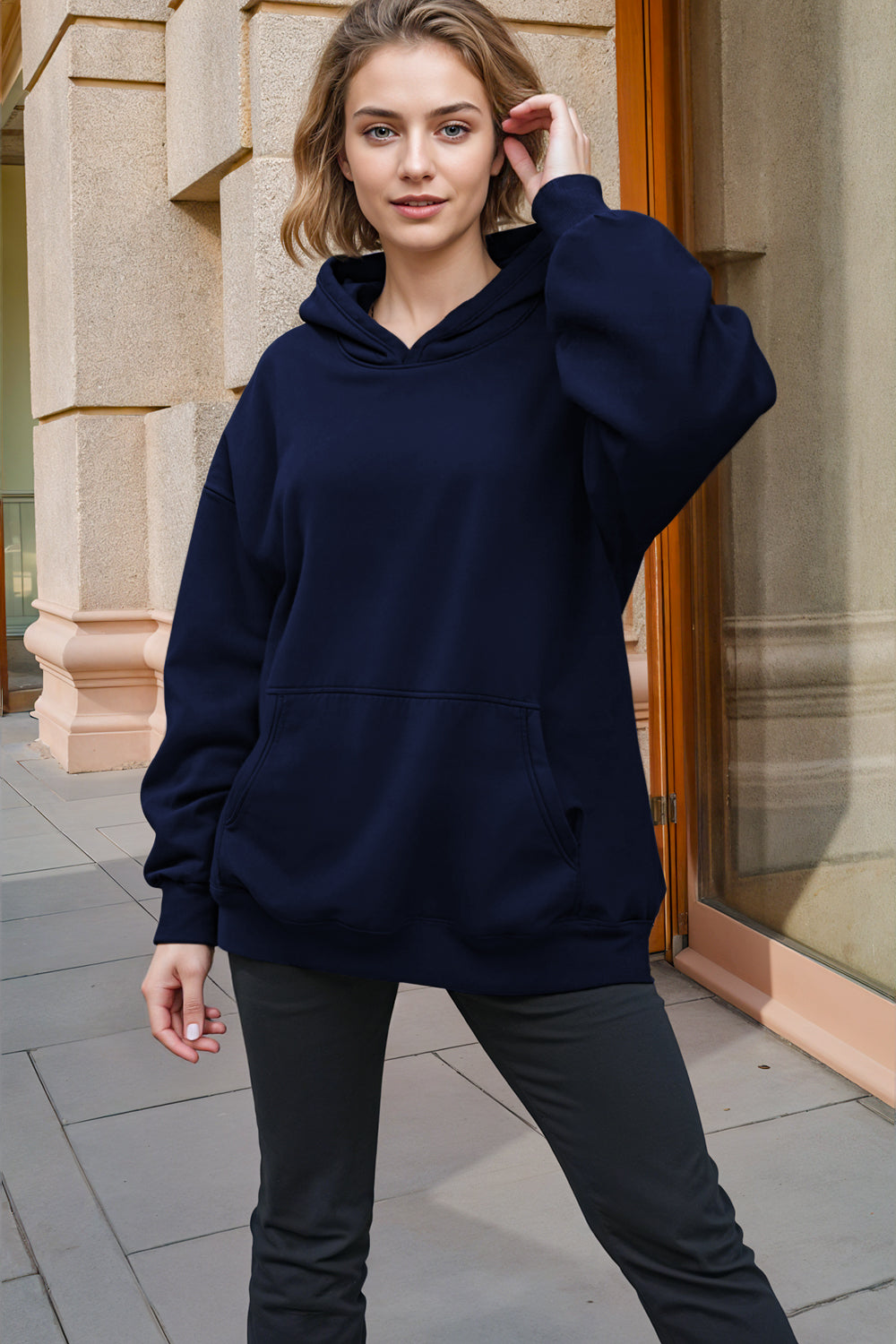 Hooded sweatshirt with a loose and casual design
