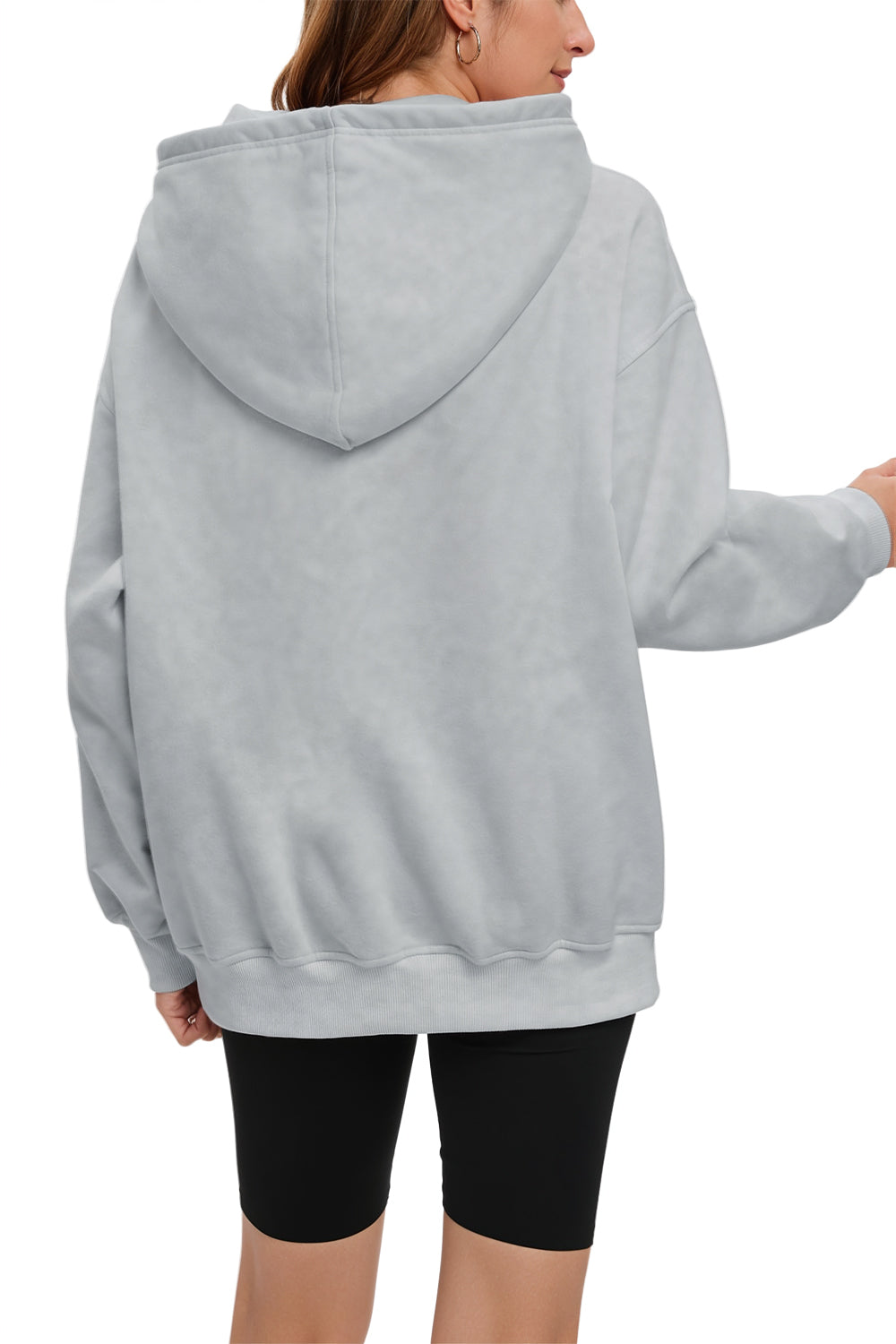 Hooded sweatshirt with a loose and casual design